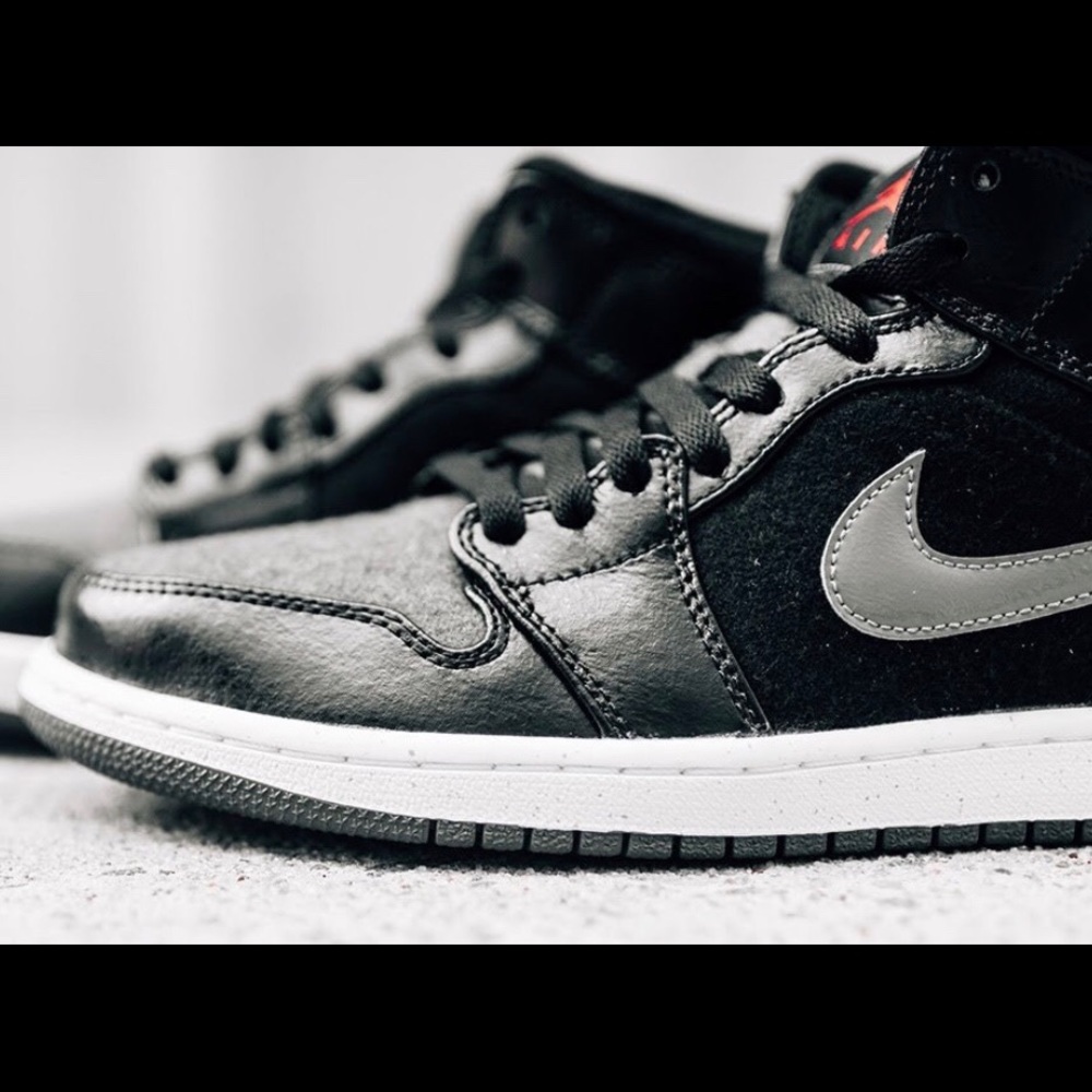 Nike Air Jordan 1 premium black
